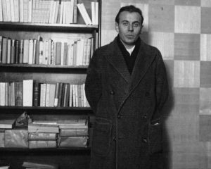 Louis-Ferdinand Céline, de astro das letras a vilão nacional. O autor enfrentou o exílio e terminou seus dias como um recluso em sua cidade natal.